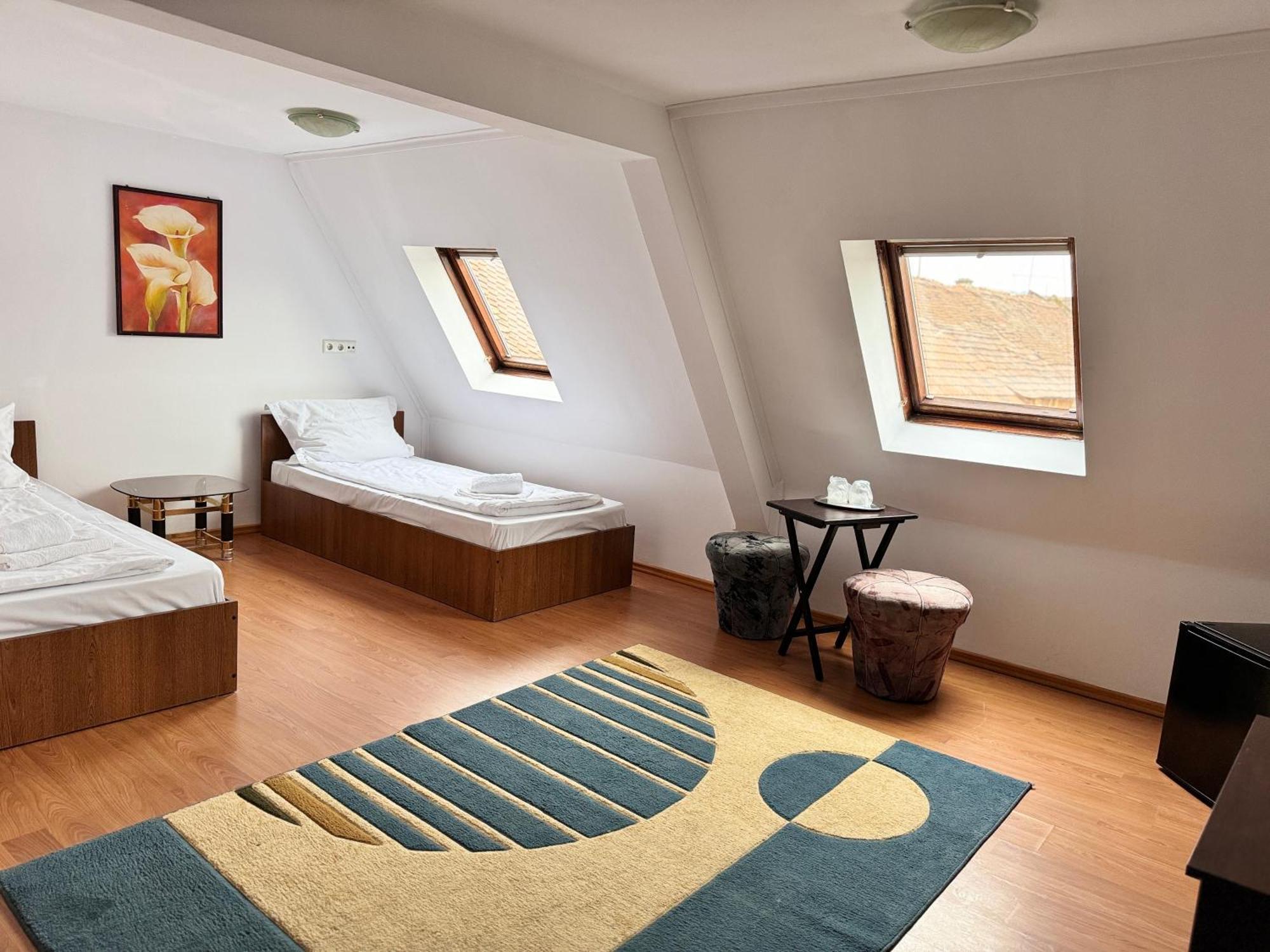 Complex Select Hotel Medias Luaran gambar
