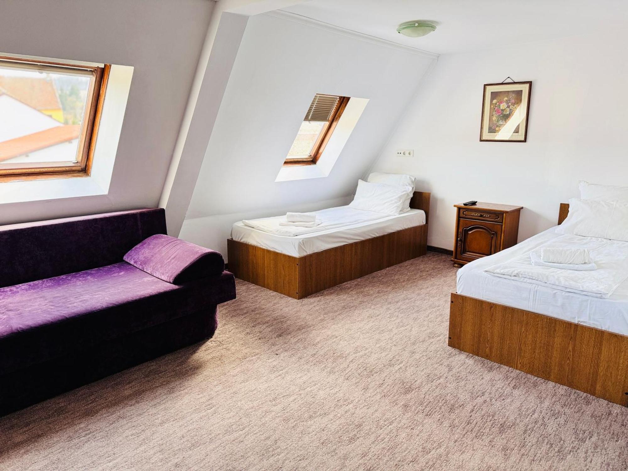 Complex Select Hotel Medias Luaran gambar
