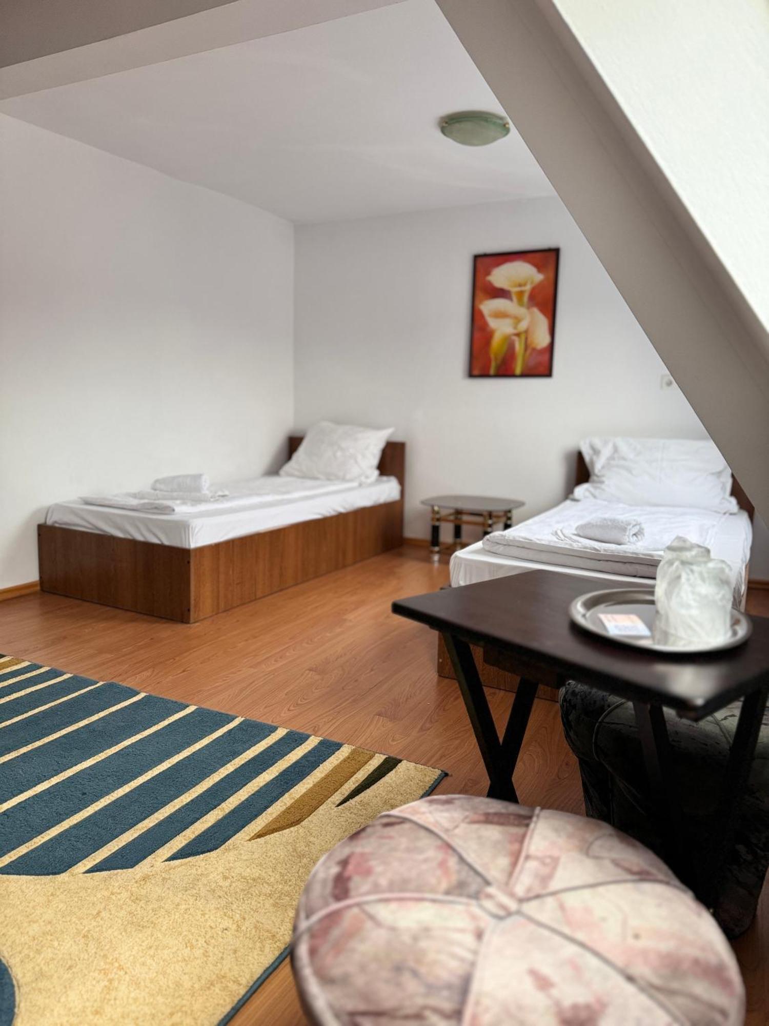 Complex Select Hotel Medias Luaran gambar