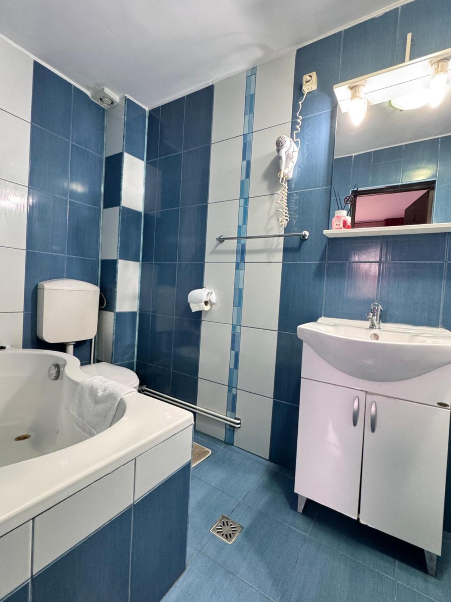 Complex Select Hotel Medias Luaran gambar