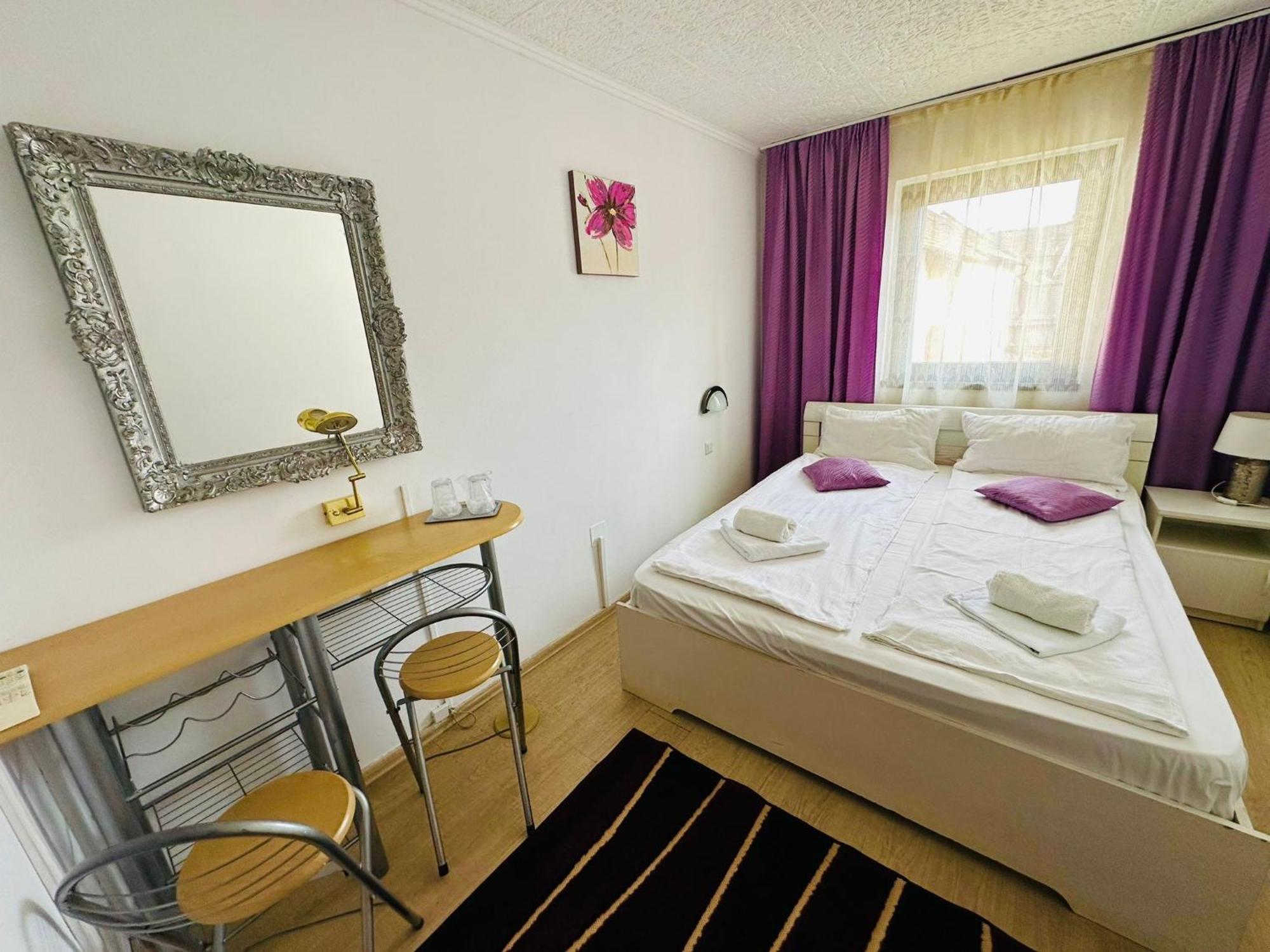 Complex Select Hotel Medias Luaran gambar