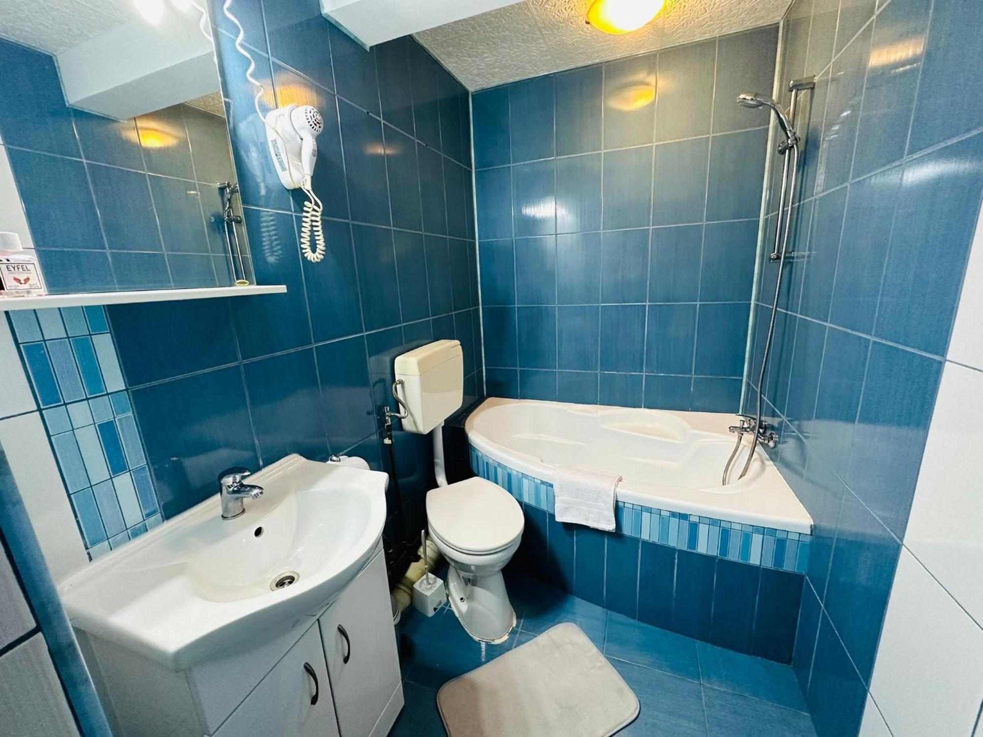 Complex Select Hotel Medias Luaran gambar