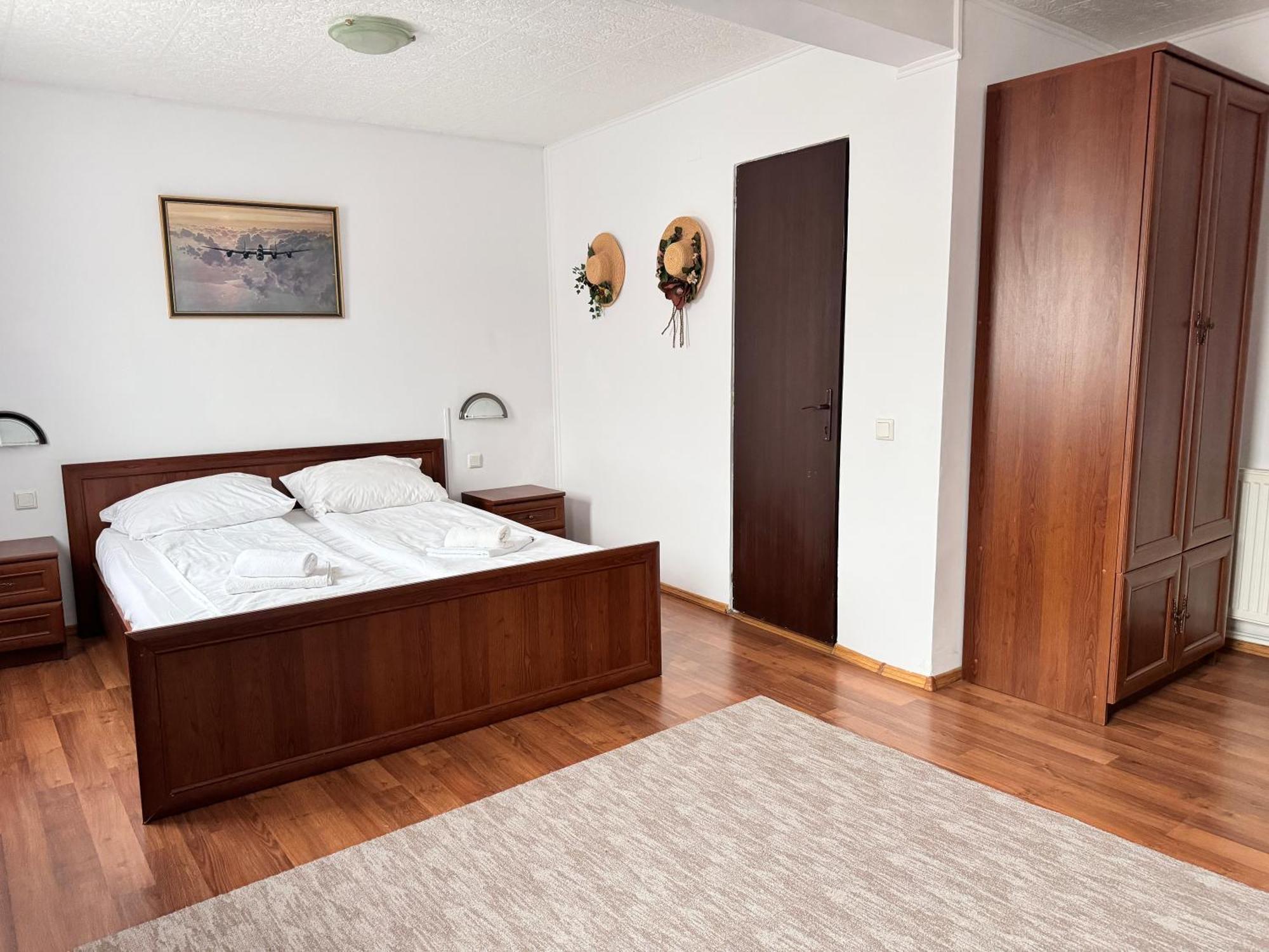 Complex Select Hotel Medias Luaran gambar