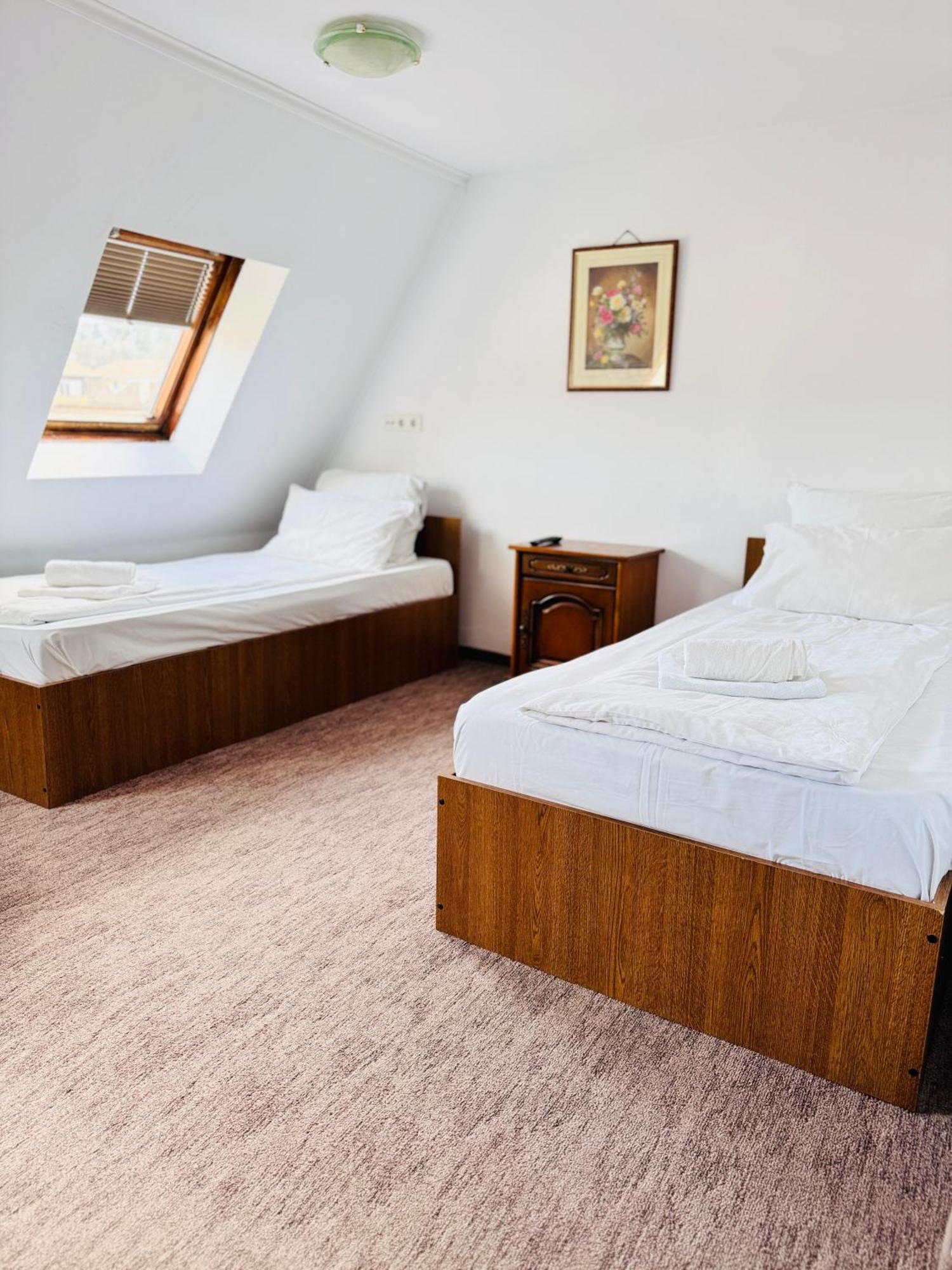 Complex Select Hotel Medias Luaran gambar